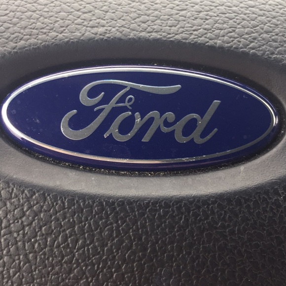 Meet your Posher, Nicole - Picture 1 of 1